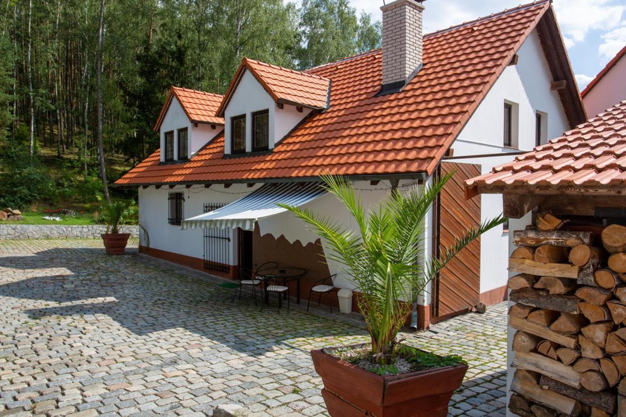 Hajovna Hnevnice Bagian luar foto