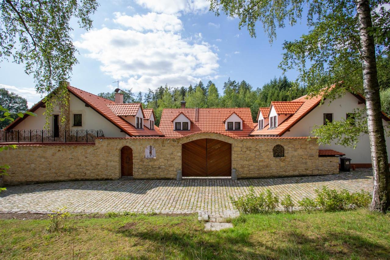 Hajovna Hnevnice Bagian luar foto