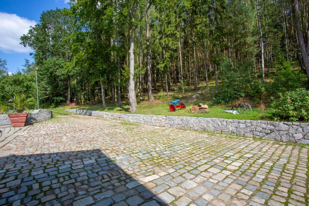 Hajovna Hnevnice Bagian luar foto